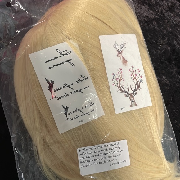 Pixie cut blonde wig - Picture 7 of 7